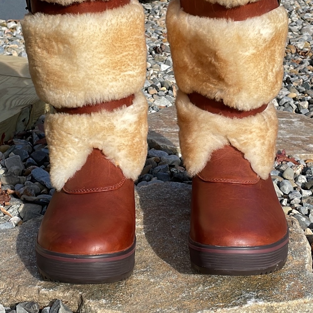 UGG Lilyan Boots - Picture 5 of 15